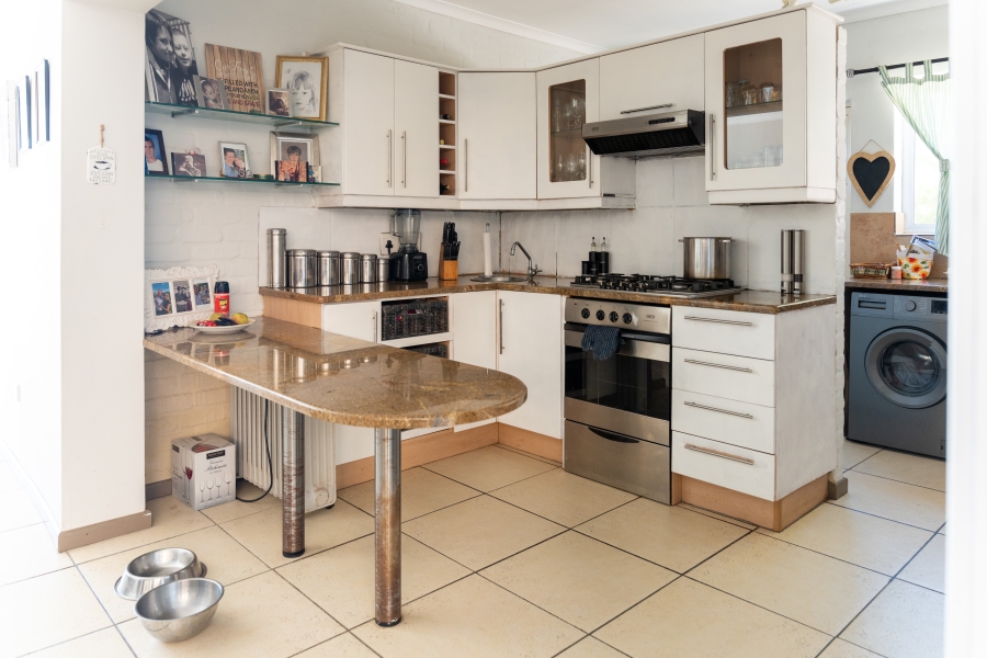 6 Bedroom Property for Sale in Fish Hoek Western Cape